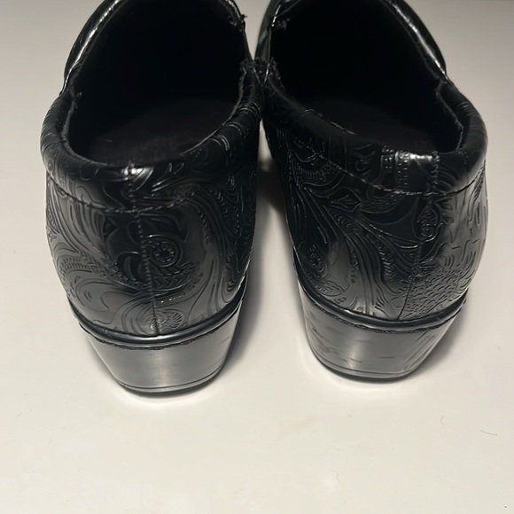 Yuu black tooled slip on shoes, excellent used custom, size 8M - Picture 2 of 5